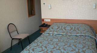 Гостиница Юбилейная Ярославль Двухместный номер с небольшой двуспальной кроватью-2